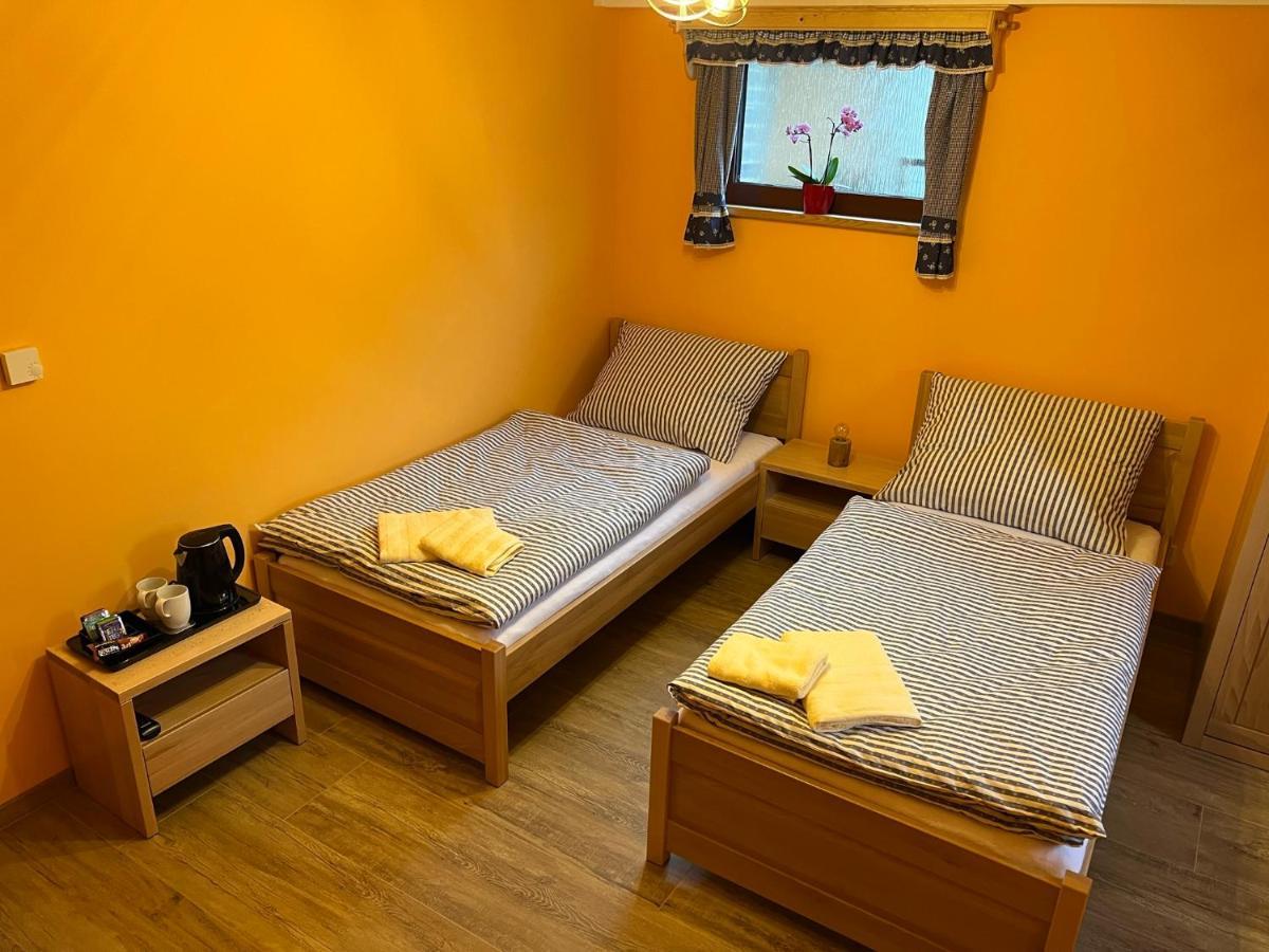 Penzion Arrow Guest House Lesna  Екстериор снимка